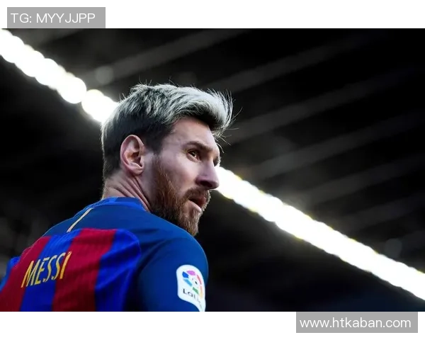 成就最高的足球明星背后的奋斗故事与辉煌成就解析 成就最高的足球明星背后的奋斗故事与辉煌成就解析